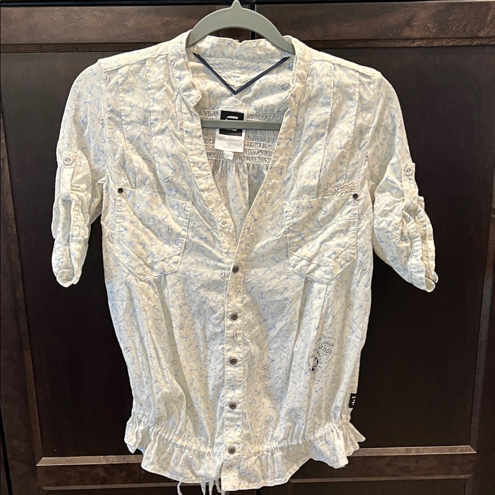 G-Star White and Blue Patterned Top EUC. Has anchors on the print.